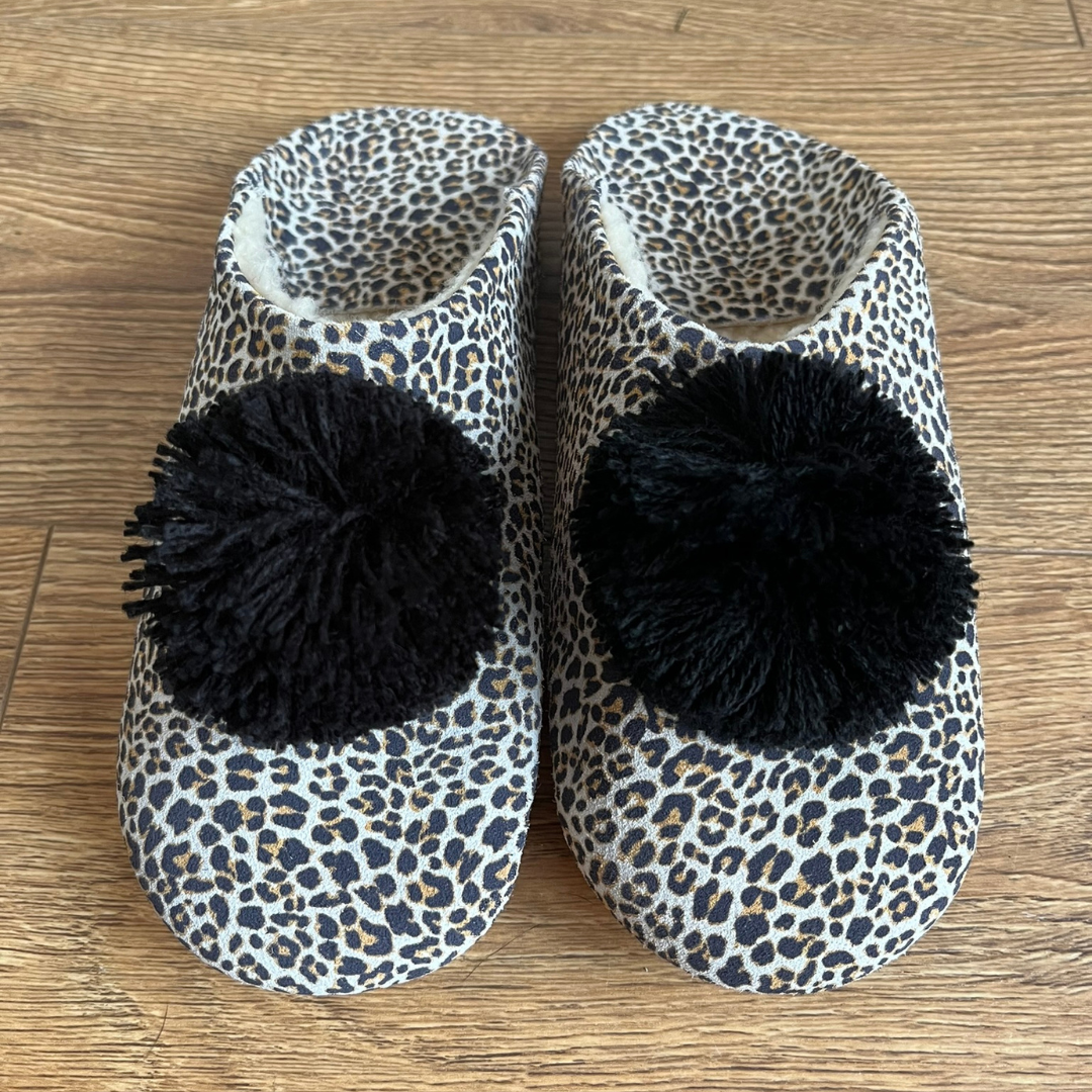 Moroccan Fur Lined Leopard Leather Black Pom Pom Slippers