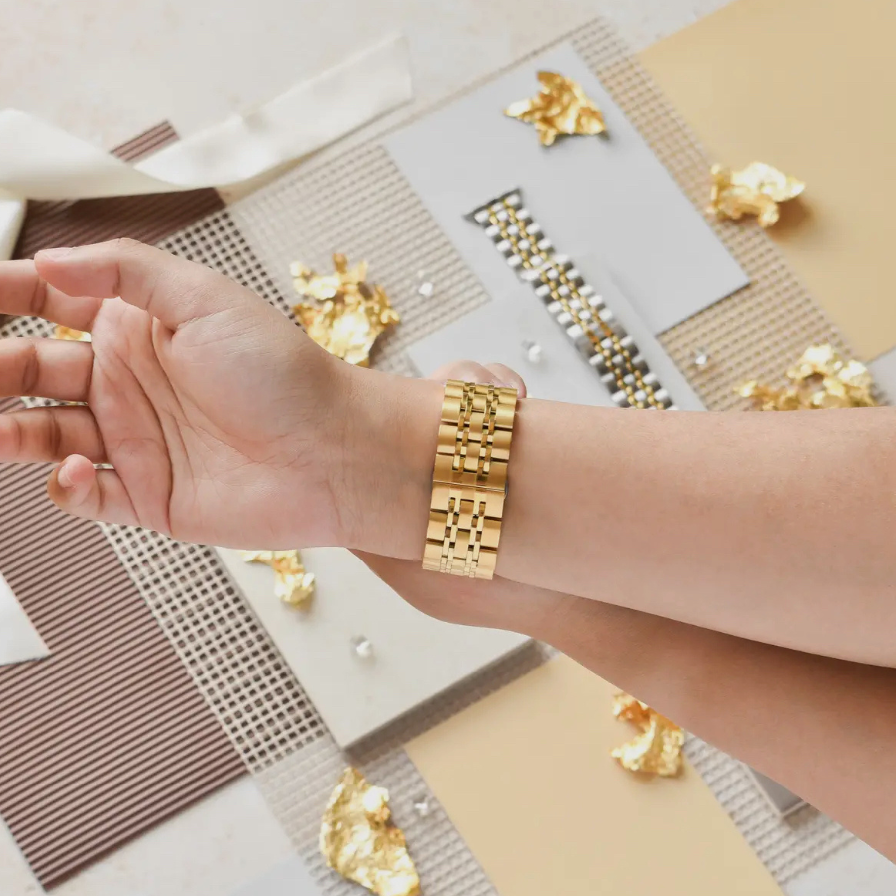 COCONUT LANE | Gold Stainless Steel Apple Watch Strap