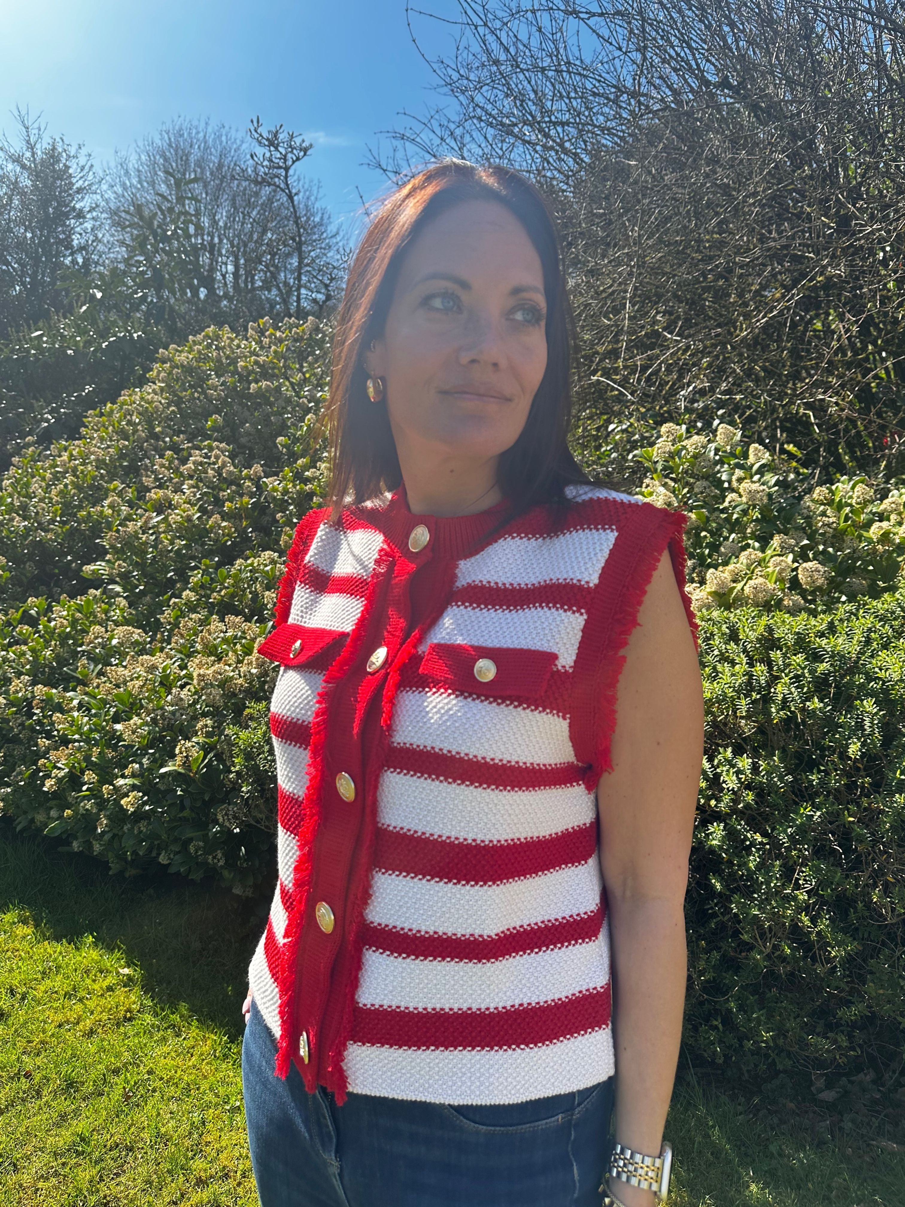 AN'GE | Levayaniri Red White Stripe Sleeveless Cardigan
