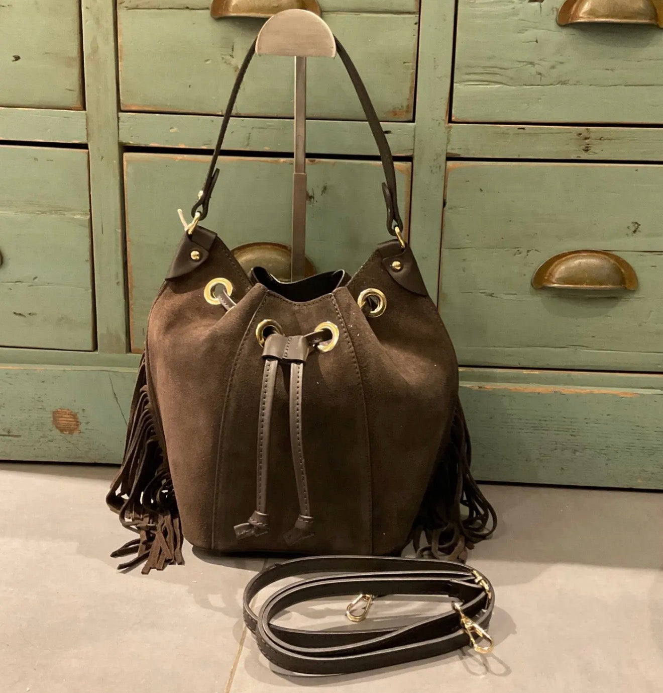 TORIA LEE | Luxury Suede Fringe Bucket Bag / Chocolate