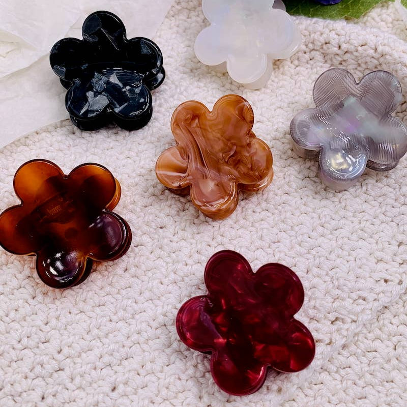 Set of five flower-shaped hair clips