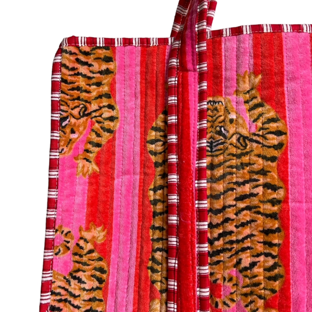 Madagascar Bag in Pink material